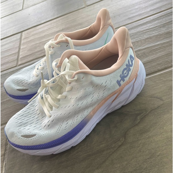 Hoka Shoes - HOKA Women’s Clifton 8 Size 7.5